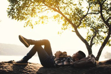 Menikmati Kehangatan dari Momen Kecil